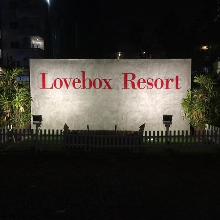 Love Box Resort Банкок Екстериор снимка