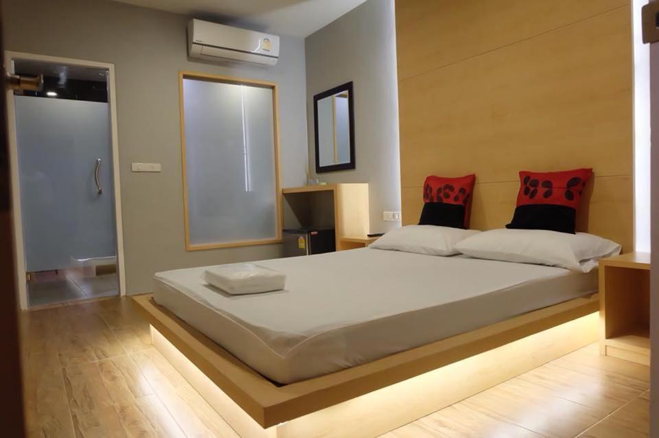 Love Box Resort Банкок Екстериор снимка