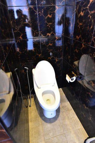 Love Box Resort Банкок Екстериор снимка